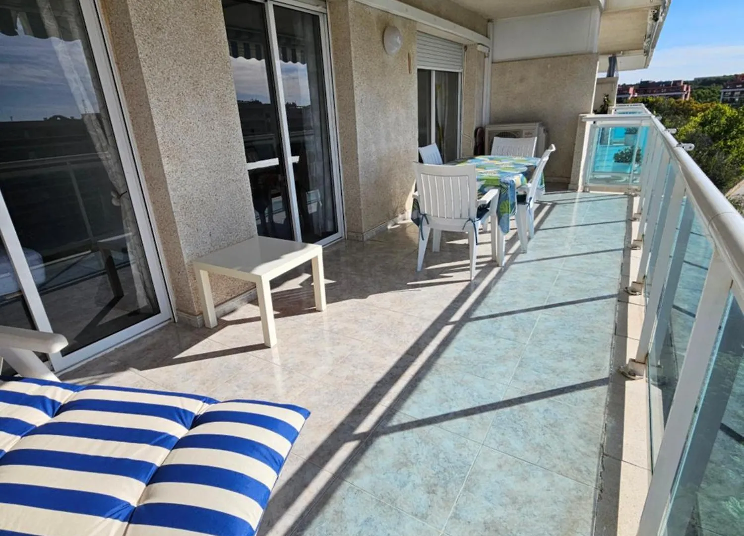 Appartement Tout Confort Terrasse 21 M2 Pleins Sud Wifi Proche Port Aventura Centre Et Plage 2 Chambres 2 Sdb Piscine Salou Apartamento